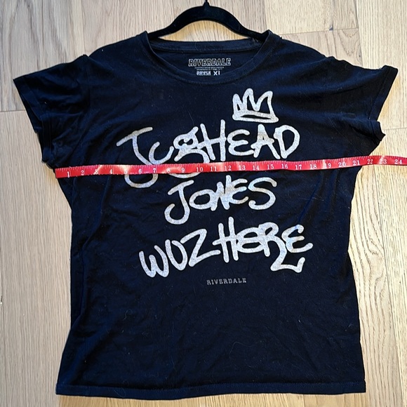 Riverdale Tee - Picture 4 of 5